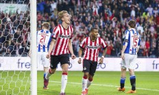 米兰体育官网登录网址-阿贾克斯主场制胜，壮观进军淘汰赛