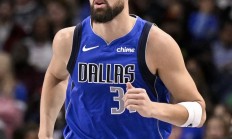 米兰体育竞技-勇士逆转快船取胜，波波维奇25分