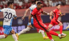 米兰体育平台-关于申花主场不敌恒大，中超榜首之争悬念重重的信息