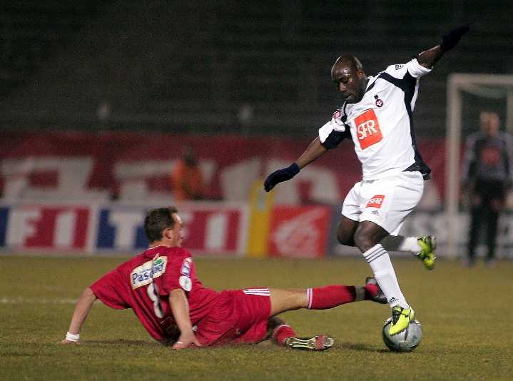 尼姆主场辛苦取胜,继续保持领先的简单介绍 尼姆主场辛苦取胜,继续保持领先的简单介绍