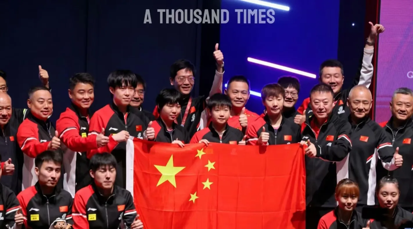 比赛进行中球员们奋力拚搏,赢得全场观众掌声的简单介绍 比赛进行中球员们奋力拚搏,赢得全场观众掌声的简单介绍