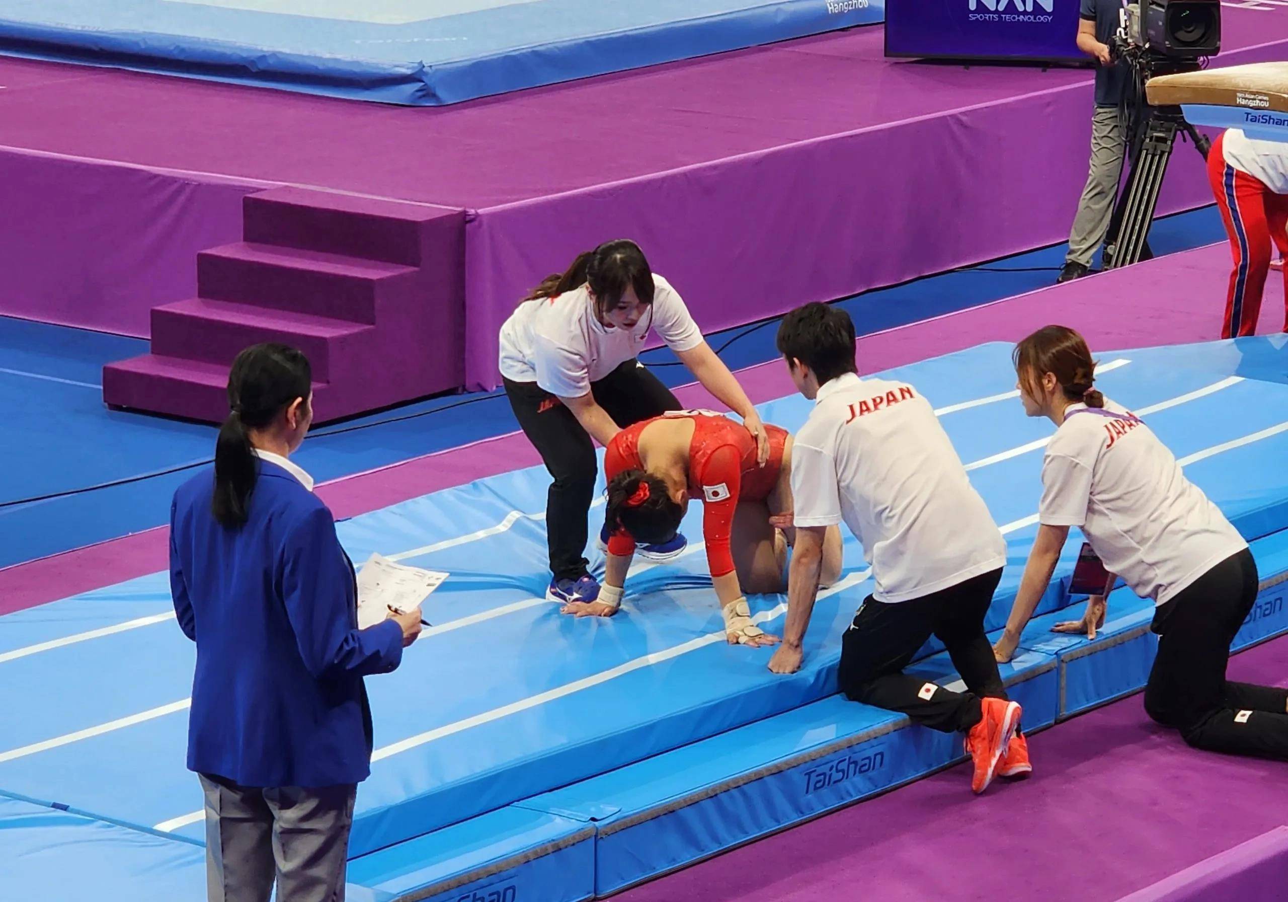 包含体育界翘楚在比赛中展现超凡表现,成为焦点人物的词条 包含体育界翘楚在比赛中展现超凡表现,成为焦点人物的词条