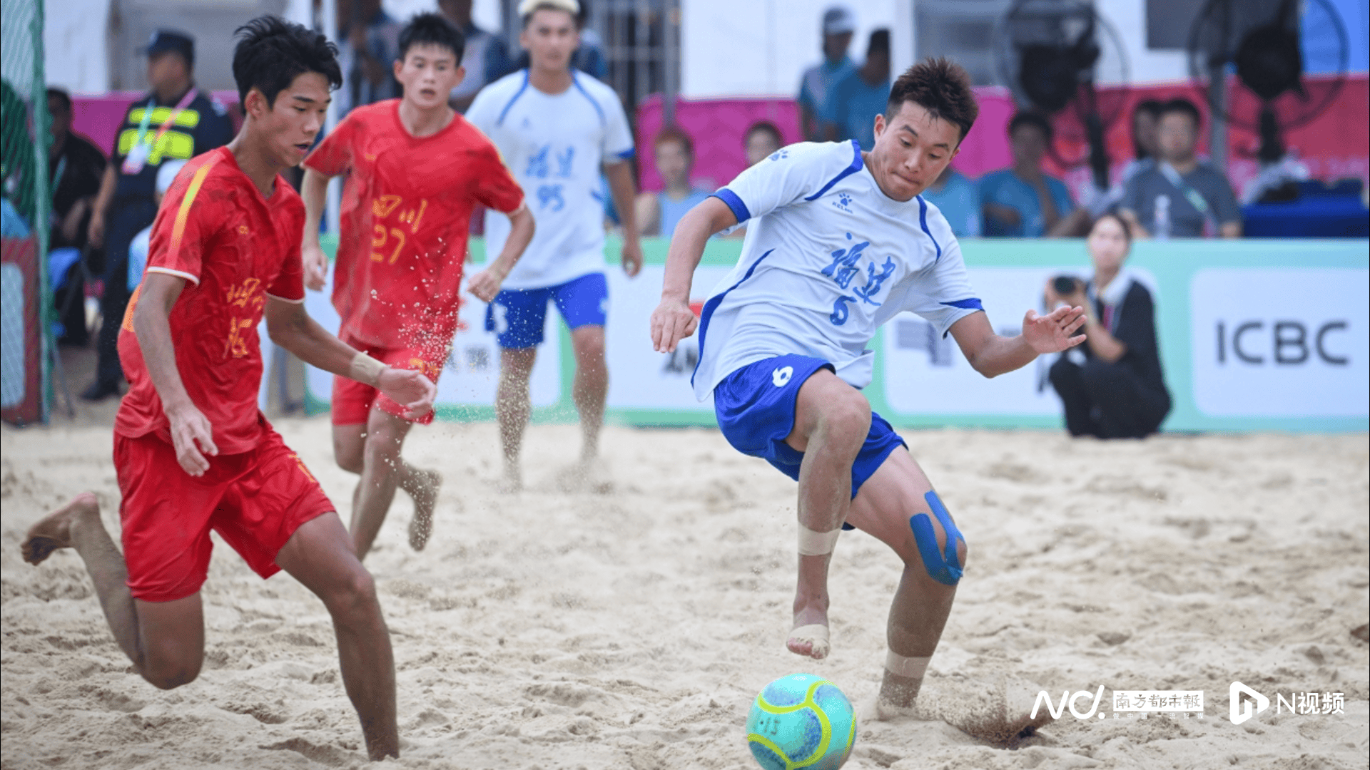 包含全新足球赛事开启激烈角逐之旅的词条