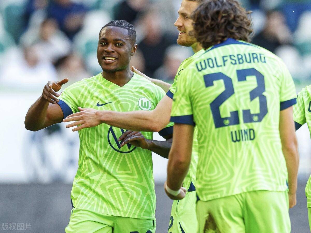 关于沃尔夫斯堡队士气高昂,冲刺联赛前列的信息 关于沃尔夫斯堡队士气高昂,冲刺联赛前列的信息