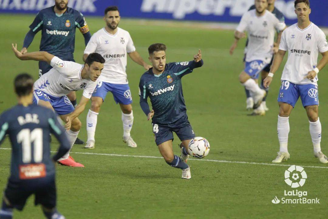 关于格兰纳达主场大胜，继续领跑积分榜的信息