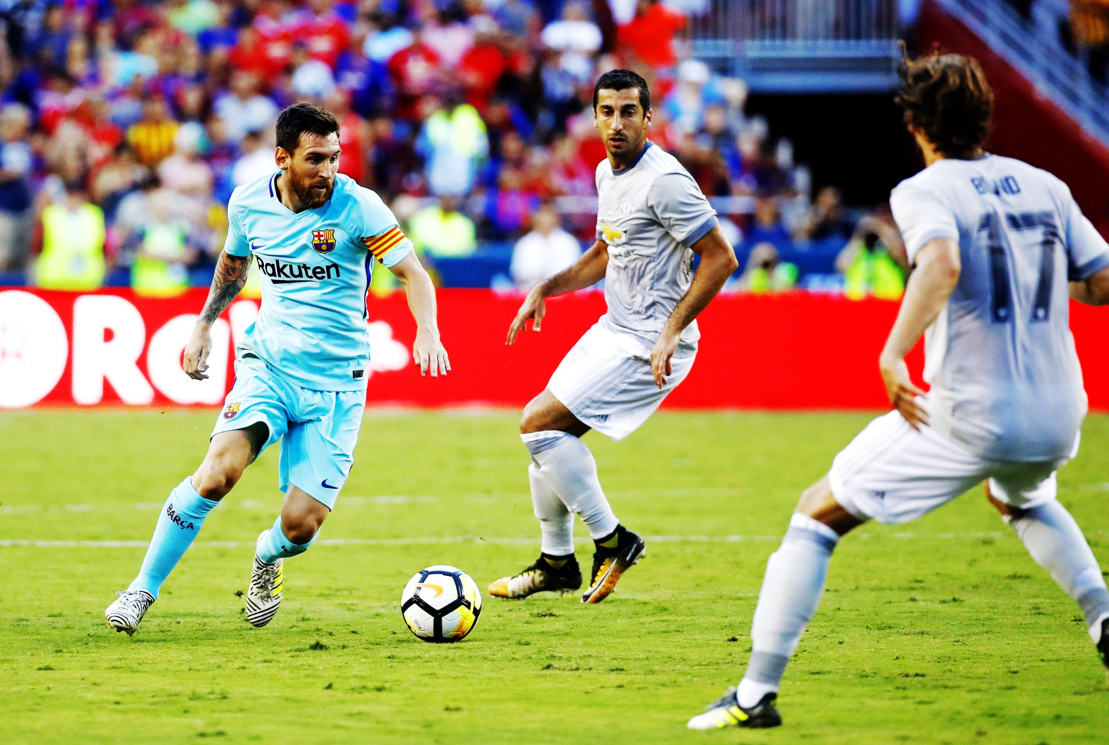 球员们在场上呈现出极具观赏性的比赛